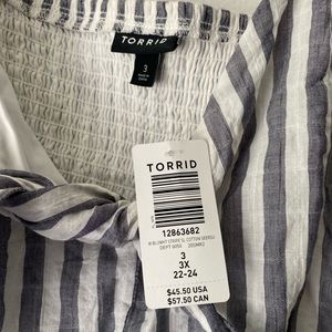 Torrid brand white and grey tie front tank top